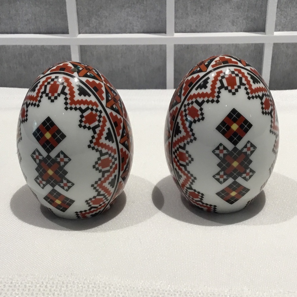 Ukrainian Ceramic Salt & Pepper shakers